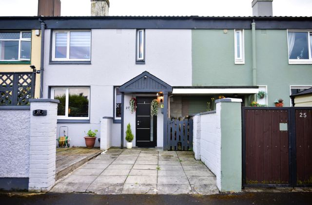27 O'brien Park, Shannon, Shannon, Co. Clare - Click to view photos