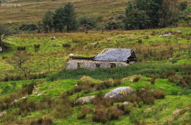 Meenalargan, Glenties, Co. Donegal - Click to view photos