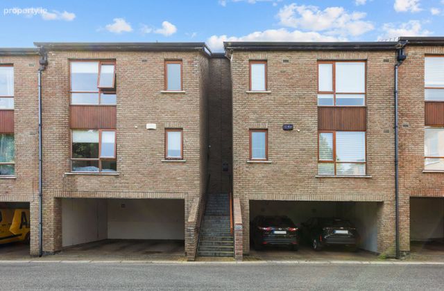 133 Hunter's Green, Hunterswood, Ballycullen, Dublin 24, Ballycullen, Dublin 24 - Click to view photos