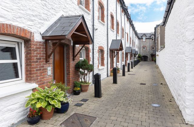 3 Granary Court, Connolly Street, Midleton, Co. Cork - Click to view photos