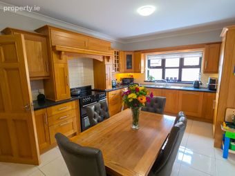 4 Woodview Court, Roscommon Town, Co. Roscommon - Image 3