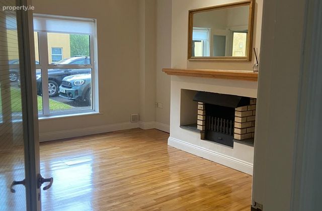 Adare Village Cottages, Adare, Co. Limerick - Click to view photos
