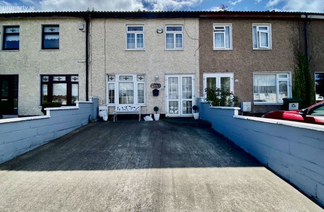 16 Donomore Avenue, Tallaght, Dublin 24 - Click to view photos