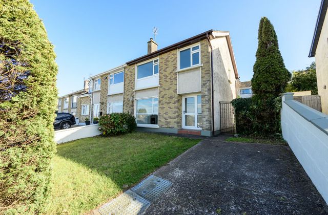 37 Maurland, Carrigaline, Carrigaline, Co. Cork - Click to view photos