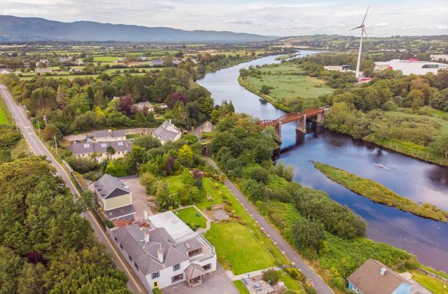 Aloha House, Castleconway, Killorglin, Co. Kerry - Click to view photos