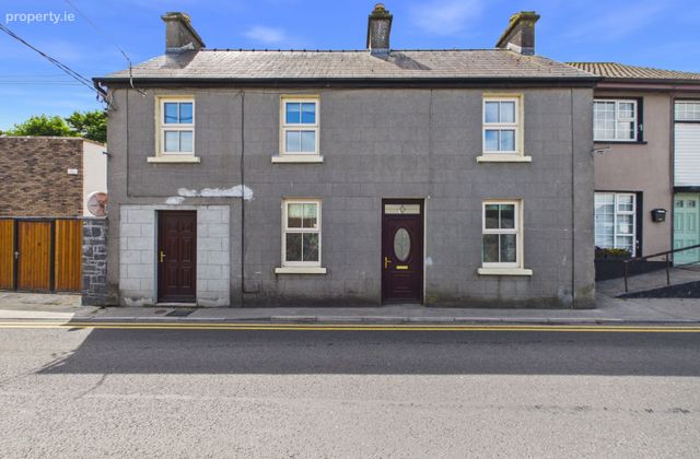 Court Lane, Athenry, Co. Galway - Click to view photos
