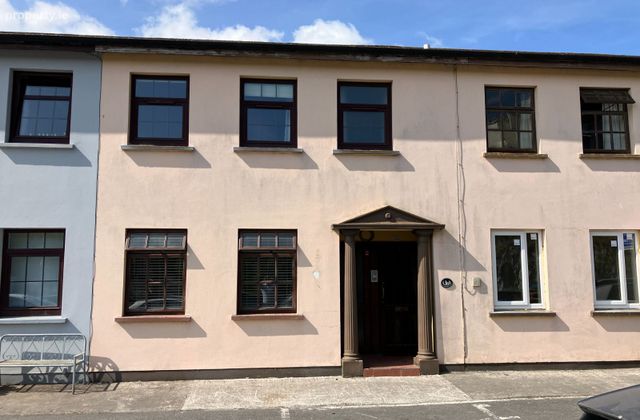3b Rosecourt, Muddy Hill, Mallow, Co. Cork - Click to view photos