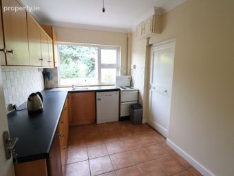 8 Springfield Drive, Dooradoyle, Co. Limerick - Image 4