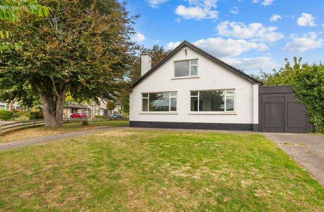 10 Wyattville Park, Loughlinstown, Co. Dublin - Click to view photos