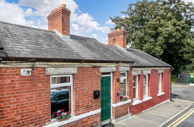 10 Saint Broc's Cottages, Donnybrook, Dublin 4 - Click to view photos