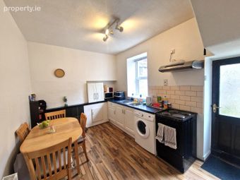 34 Geraldine Place, Albert Road, Ballintemple, Co. Cork - Image 5