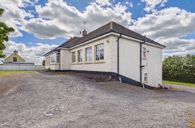 Crookstown Upper, Ballitore, Crookstown, Co. Kildare - Click to view photos