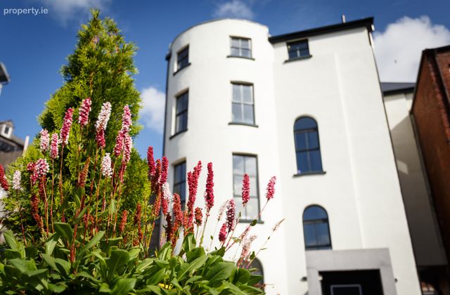 Townhouse Twenty2, at The Digital Hub, Dublin 8 - Click to view photos