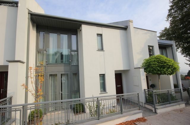 19 Elden, Maryborough Hill, Douglas, Co. Cork - Click to view photos