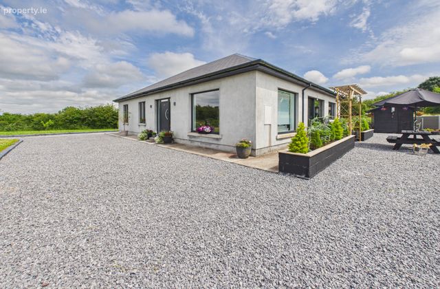 Mount Temple, Athlone, Co. Westmeath, Williamstown, Co. Westmeath - Click to view photos