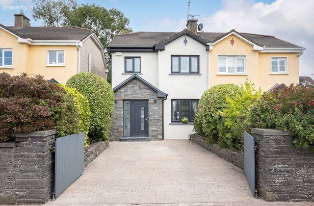 12 College Lawn, College Manor, Cobh, Co. Cork - Click to view photos