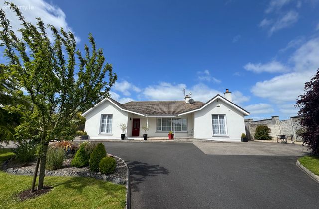 Castleharrison, Ballyhea, Charleville, Co. Cork - Click to view photos