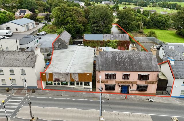 Rafterys Bar &amp; Lounge, Main Street, Craughwell, Co. Galway - Click to view photos