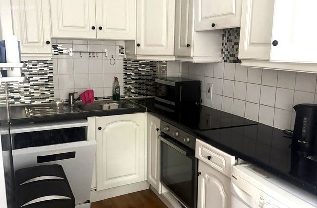 2 Bedroom House - Brecan Close, Balbriggan, Co. Dublin - Click to view photos