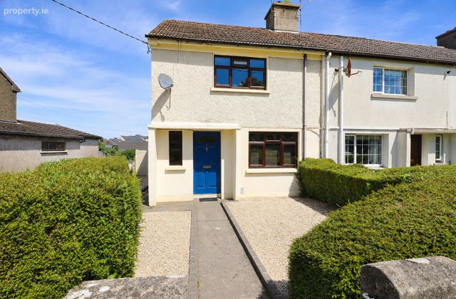 12 Pearse Square, Carrick-on-suir, Carrick-on-Suir, Co. Tipperary - Click to view photos