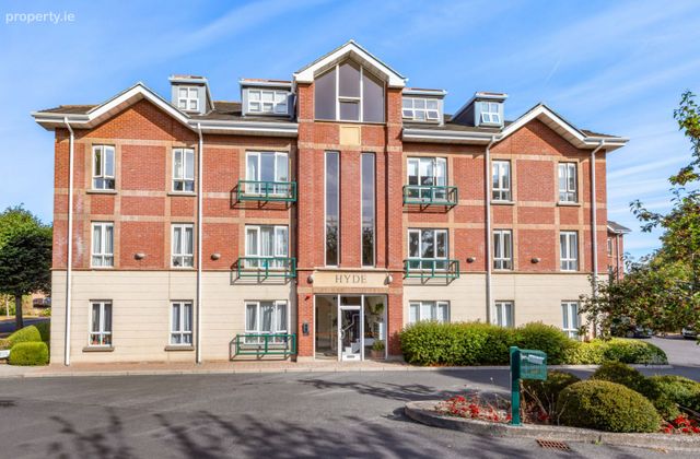 5 Hyde House, Clonfadda Wood, Mount Merrion Avenue, Blackrock, Co. Dublin - Click to view photos