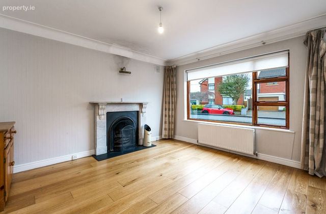 Oak Lawn, Castleknock, Castleknock, Dublin 15 - Click to view photos