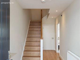 12 Woodward Chase, Glencairn Gate, Leopardstown, Dublin 18, Leopardstown, Dublin 18 - Image 2