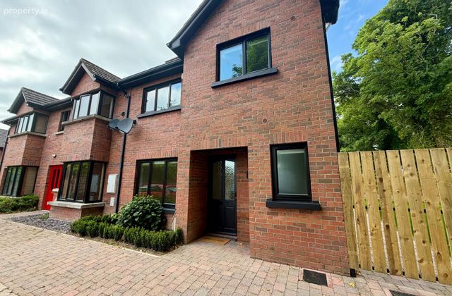1 Malthouse Orchard, Castlebellingham, Co. Louth - Click to view photos
