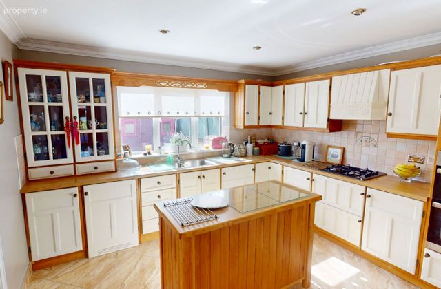 2 The Millers, Carrigaline, Co. Cork - Click to view photos