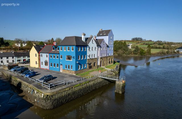 6 The Moorings, Kilmacsimon Quay, Bandon, Co. Cork - Click to view photos