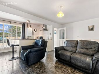 107 Buttercup Park, Dublin 17 - Image 2