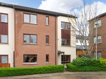 68 Hunters Walk, Hunters Wood, Ballycullen, Dublin 24