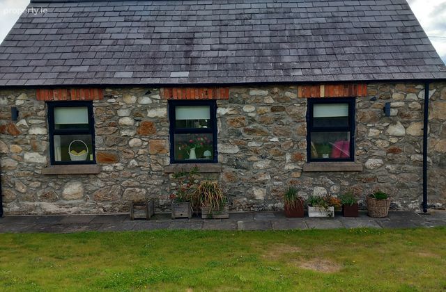 Little Cottage, Bavan, Omeath, Co. Louth - Click to view photos