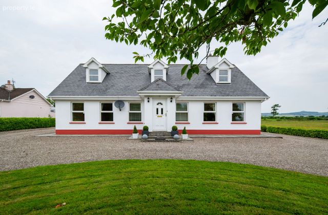 Maplewood, Oldcastletown, Kildorrery Near, Mitchelstown, Co. Cork - Click to view photos