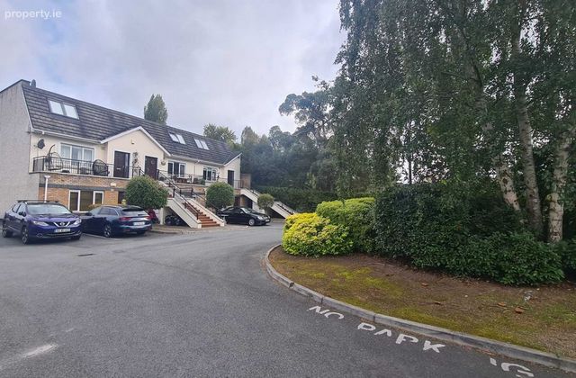 Esker Pines, Esker Lane, Lucan, Co. Dublin, Lucan, Co. Dublin - Click to view photos