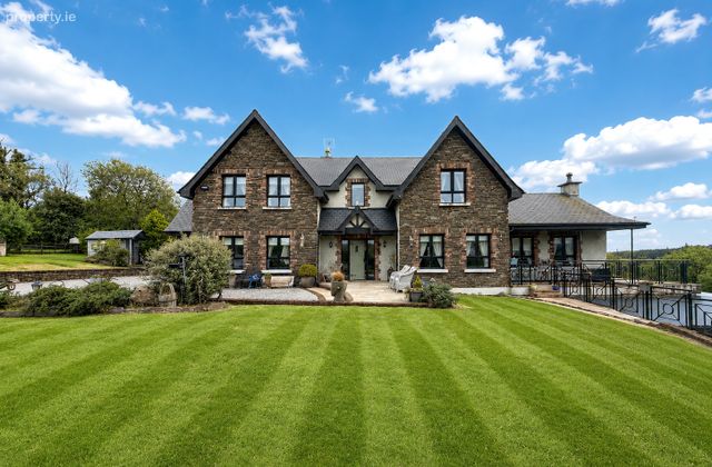 Knockacrin, The Swan, Athy, Co. Kildare, Swan, Co. Laois - Click to view photos