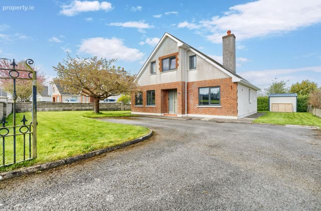 14 Castle Grove, Saint Joseph's Road, Mallow, Co. Cork - Click to view photos