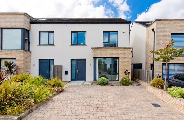 7 The Hall, Scholarstown Wood, Rathfarnham, Dublin 16, Rathfarnham, Dublin 16 - Click to view photos