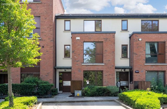 68 Castlegate Grove, Adamstown, Lucan, Co Dublin, Adamstown, Co. Dublin - Click to view photos