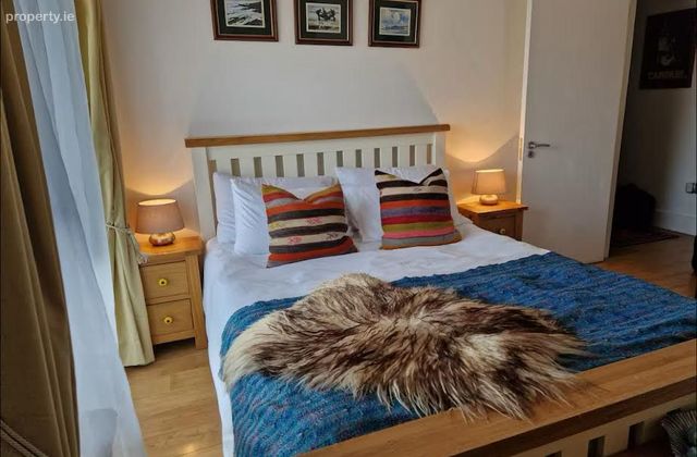 The Moorings, Portobello Harbour, Dublin 8, Portobello, Dublin 8 - Click to view photos