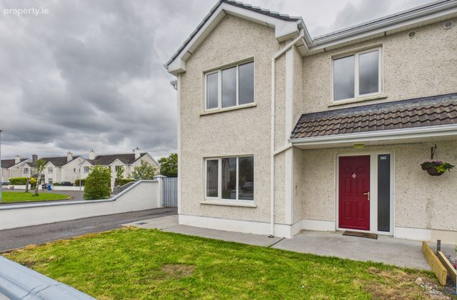12 Barrys Court, Tarmonbarry, Co. Roscommon, Tarmonbarry, Co. Roscommon - Click to view photos