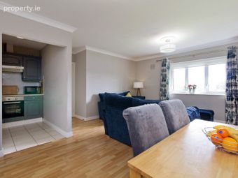 Apartment 52, Whitehall Square, Perrystown, Dublin 12 - Image 4