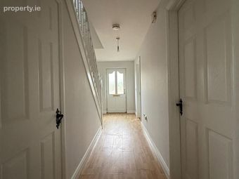 4 Castle Court, Ballaghaderreen, Co. Roscommon, Ballaghaderreen, Co. Roscommon - Image 2