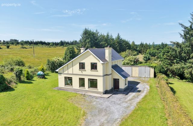 Ballyduff, Knocknagoshel, Co Kerry, Knocknagoshel, Co. Kerry - Click to view photos