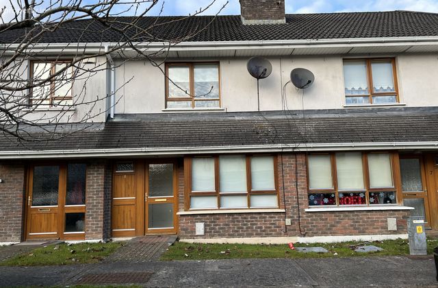 The Willows, Lakepoint Park, Mullingar, Co. Westmeath - Click to view photos