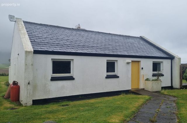 20, Dun An Oir, Ballyferriter., Dingle, Co. Kerry - Click to view photos