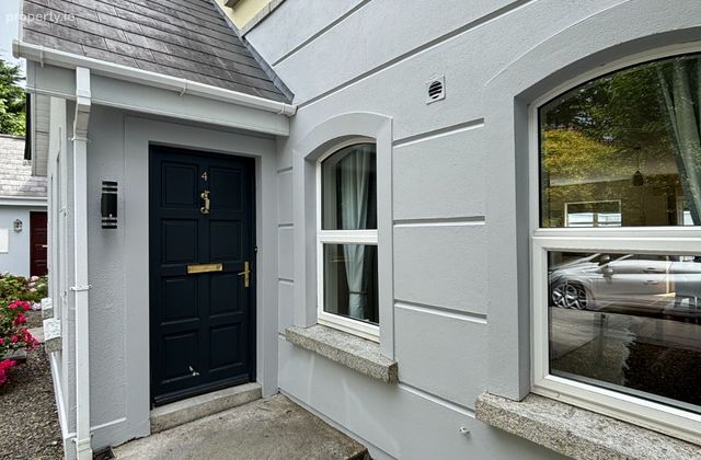 4 Clounalour Mews, Clounalour, Tralee, Co. Kerry - Click to view photos