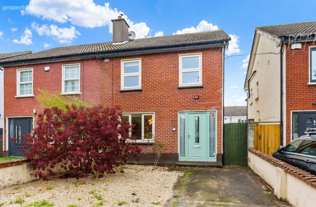 27 Pineview Grove, Dublin 24, Aylesbury, Dublin 24 - Click to view photos