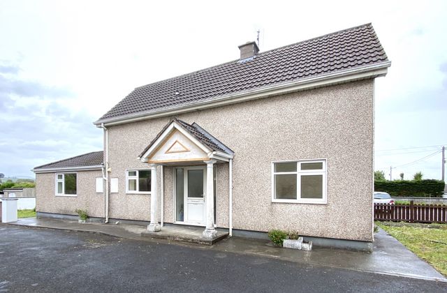 Pound Grove, Castlebar, Co. Mayo - Click to view photos