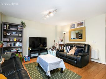 15 Melville Lawn, Finglas, Dublin 11, Finglas, Dublin 11 - Image 2